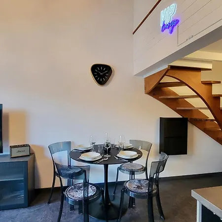 Lakeview Loft*lake/ferry Access* דירה